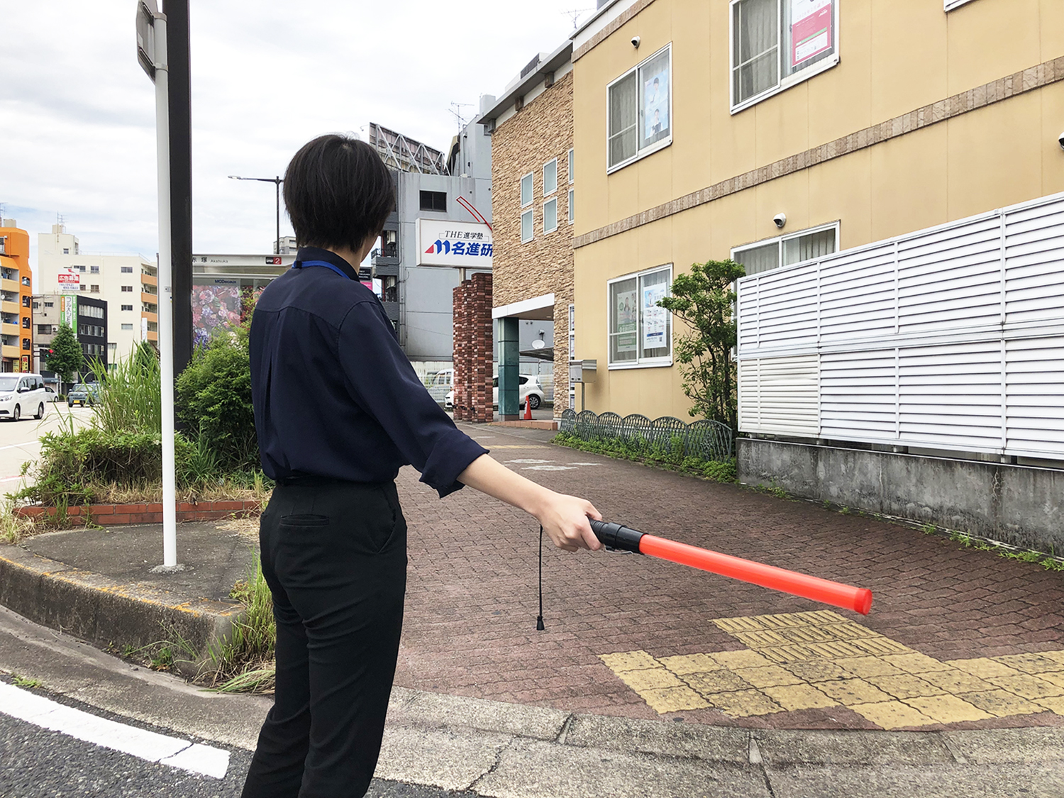 【通塾路】塾近くで教師がお子さまを誘導